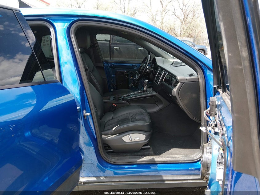 2018 Porsche Macan VIN WP1AA2A50JLB08950 IAAI salvage auction — FRONT END, Salvage (Montana), sold $7,850 on 2026-07-15 (photo 5)