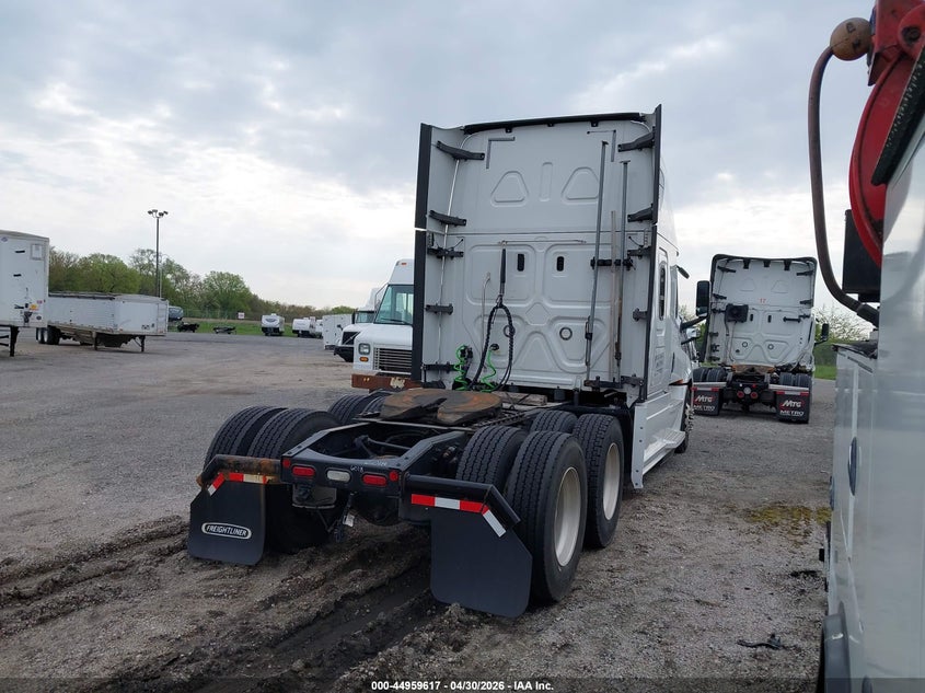 2019 Freightliner New cascadia 126 VIN 3AKJHHDR5KSKH6057 IAAI salvage auction — UNKNOWN, Regular Certificate (Iowa), sold $9,600 on 2026-07-22 (photo 4)