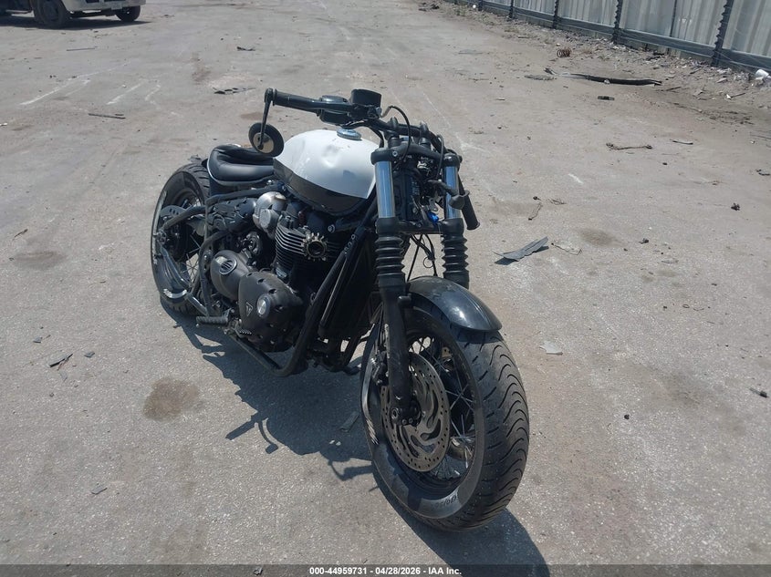 2025 Triumph motorcycle Bonneville VIN SMTD53HL1STCG1352 IAAI salvage auction — SIDE, Original (Texas), sold $25 on 2026-07-28 (photo 1)