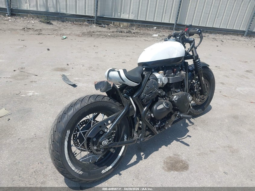 2025 Triumph motorcycle Bonneville VIN SMTD53HL1STCG1352 IAAI salvage auction — SIDE, Original (Texas), sold $25 on 2026-07-28 (photo 4)