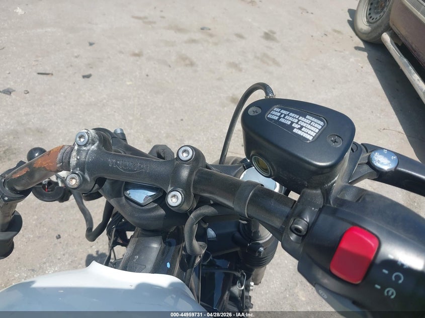 2025 Triumph motorcycle Bonneville VIN SMTD53HL1STCG1352 IAAI salvage auction — SIDE, Original (Texas), sold $25 on 2026-07-28 (photo 7)