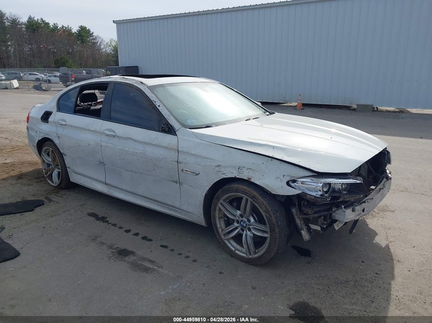 2016 BMW 5er VIN WBA5B3C54GG257945 IAAI salvage auction — FRONT & REAR, Salvage (Massachusetts), sold $600 on 2026-07-31 (photo 1)