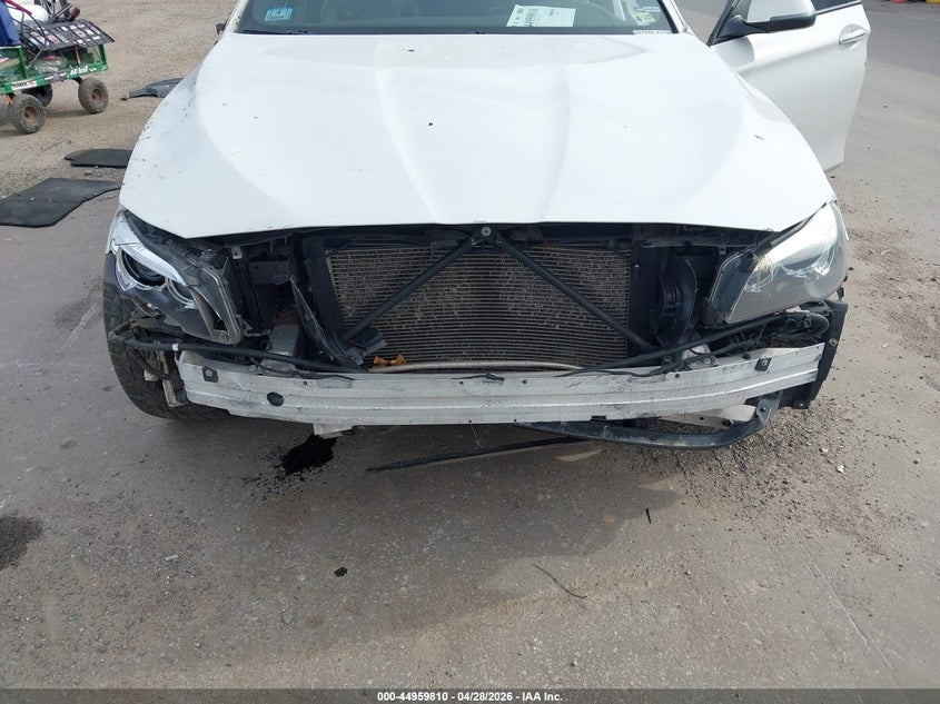 2016 BMW 5er VIN WBA5B3C54GG257945 IAAI salvage auction — FRONT & REAR, Salvage (Massachusetts), sold $600 on 2026-07-31 (photo 6)