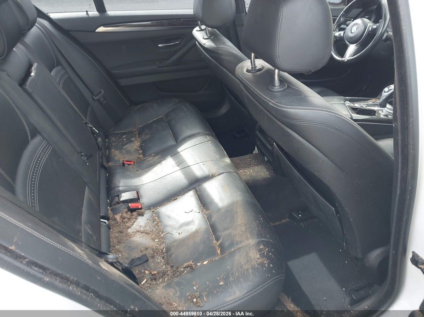 2016 BMW 5er VIN WBA5B3C54GG257945 IAAI salvage auction — FRONT & REAR, Salvage (Massachusetts), sold $600 on 2026-07-31 (photo 8)