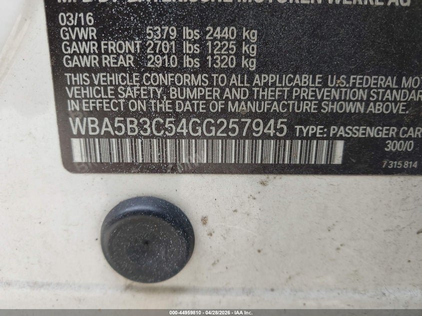 2016 BMW 5er VIN WBA5B3C54GG257945 IAAI salvage auction — FRONT & REAR, Salvage (Massachusetts), sold $600 on 2026-07-31 (photo 9)
