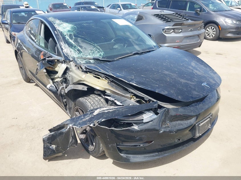 2019 Tesla Model 3 VIN 5YJ3E1EA9KF398464 IAAI salvage auction — RIGHT SIDE, Salvage Title, sold $3,000 on 2026-07-09 (photo 1)