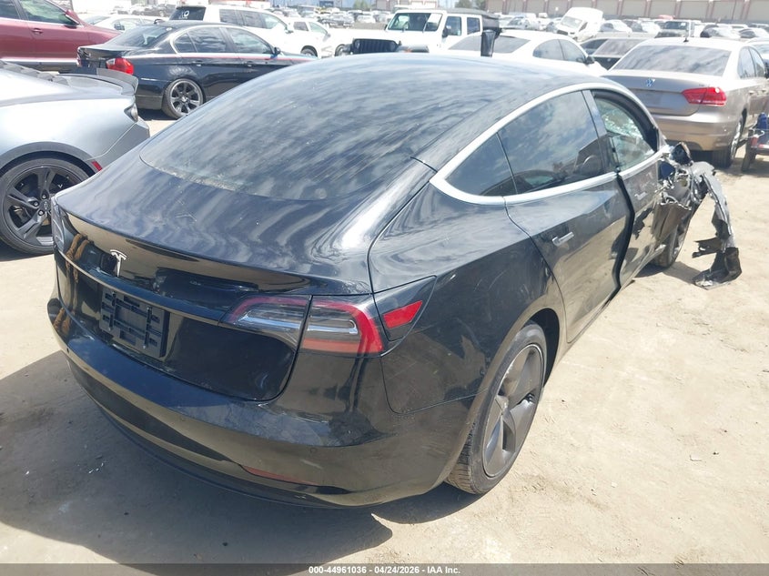 2019 Tesla Model 3 VIN 5YJ3E1EA9KF398464 IAAI salvage auction — RIGHT SIDE, Salvage Title, sold $3,000 on 2026-07-09 (photo 4)
