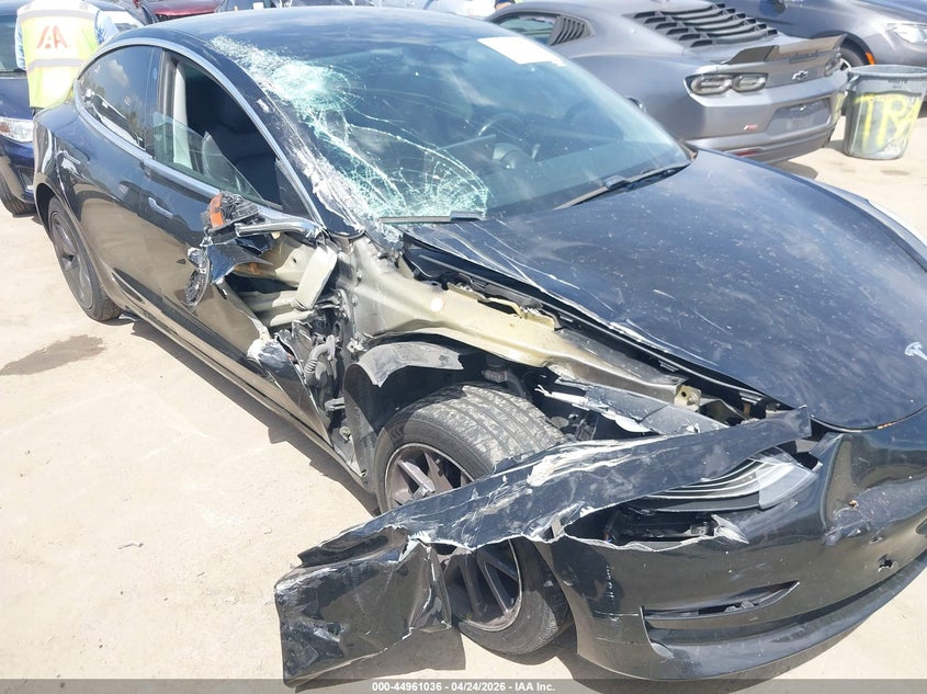 2019 Tesla Model 3 VIN 5YJ3E1EA9KF398464 IAAI salvage auction — RIGHT SIDE, Salvage Title, sold $3,000 on 2026-07-09 (photo 6)