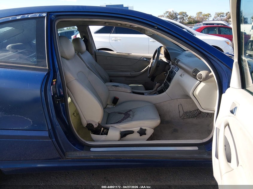 2003 Mercedes-benz C class VIN WDBRN40J23A408604 IAAI salvage auction — NORMAL WEAR, Salvage (Texas), sold $375 on 2026-07-09 (photo 5)