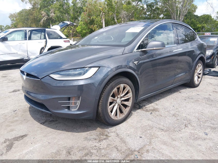 2017 Tesla Model x VIN 5YJXCBE21HF039270 IAAI salvage auction — MECHANICAL, Salvage Title, sold $2,650 on 2026-07-29 (photo 2)