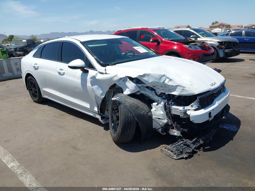 2025 Kia K5 VIN KNAG24J73S5371216 IAAI salvage auction — RIGHT FRONT, Salvage (Arizona), sold $5,550 on 2026-07-07 (photo 1)