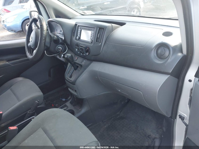 2015 Nissan Nv200 VIN 3N6CM0KNXFK696522 IAAI salvage auction — LEFT FRONT, Salvage Title, sold $2,000 on 2026-07-07 (photo 5)