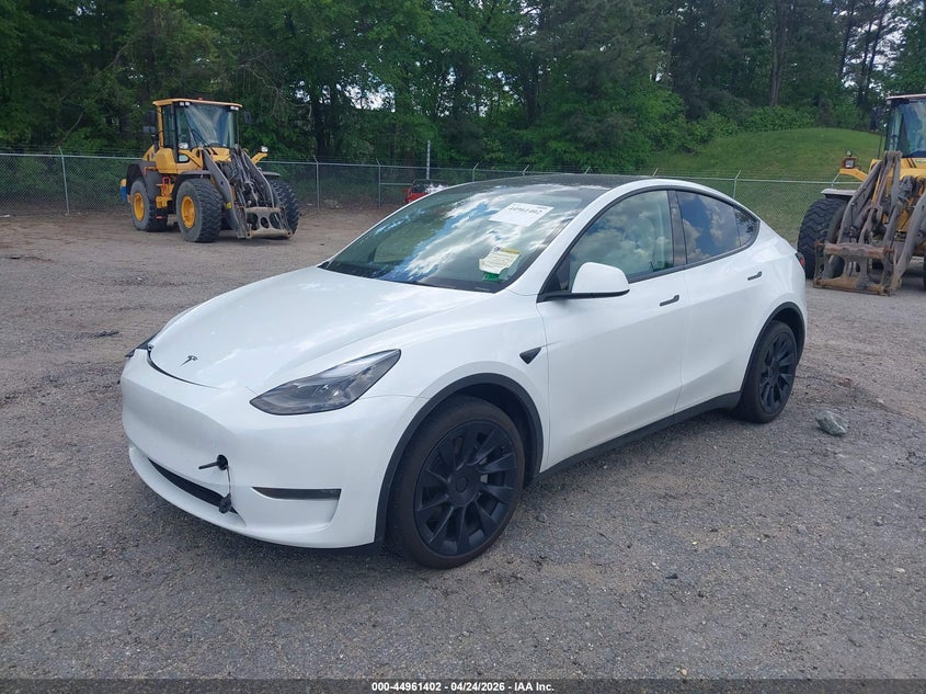 2024 Tesla Model y VIN 7SAYGDEE4RA268073 IAAI salvage auction — FRONT END, Salvage Title, sold $14,800 on 2026-07-09 (photo 2)