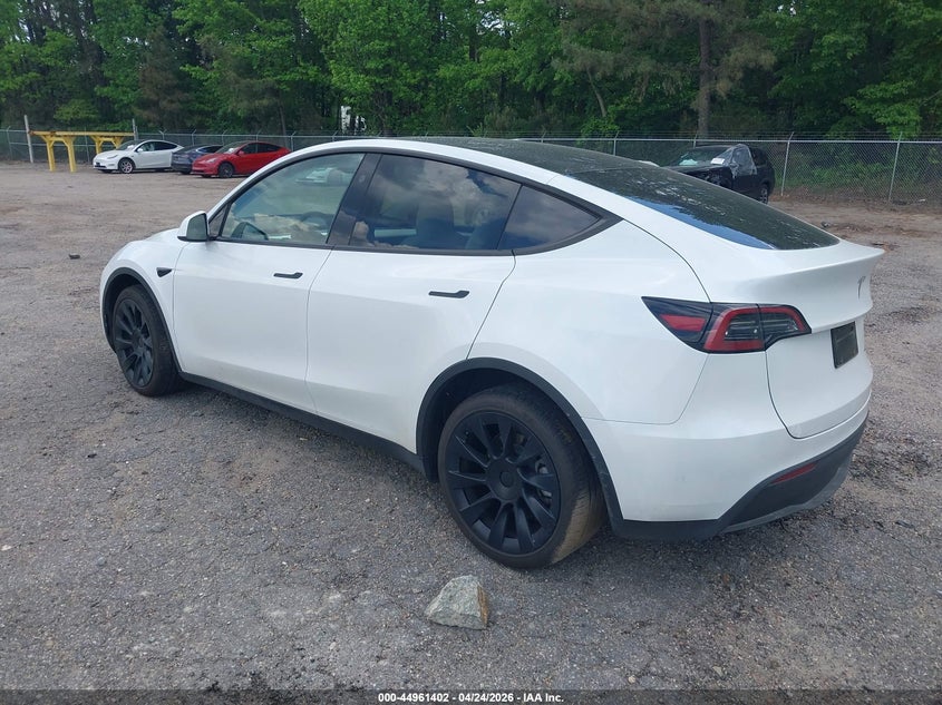 2024 Tesla Model y VIN 7SAYGDEE4RA268073 IAAI salvage auction — FRONT END, Salvage Title, sold $14,800 on 2026-07-09 (photo 3)