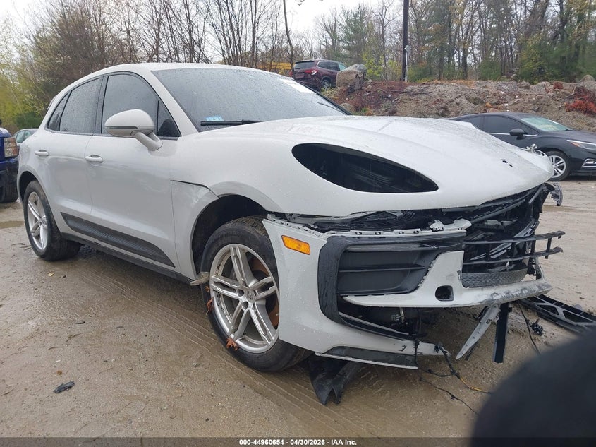 2022 Porsche Macan VIN WP1AA2A52NLB05120 IAAI salvage auction — LEFT FRONT, Wait Title, sold $13,500 on 2026-08-09 (photo 1)