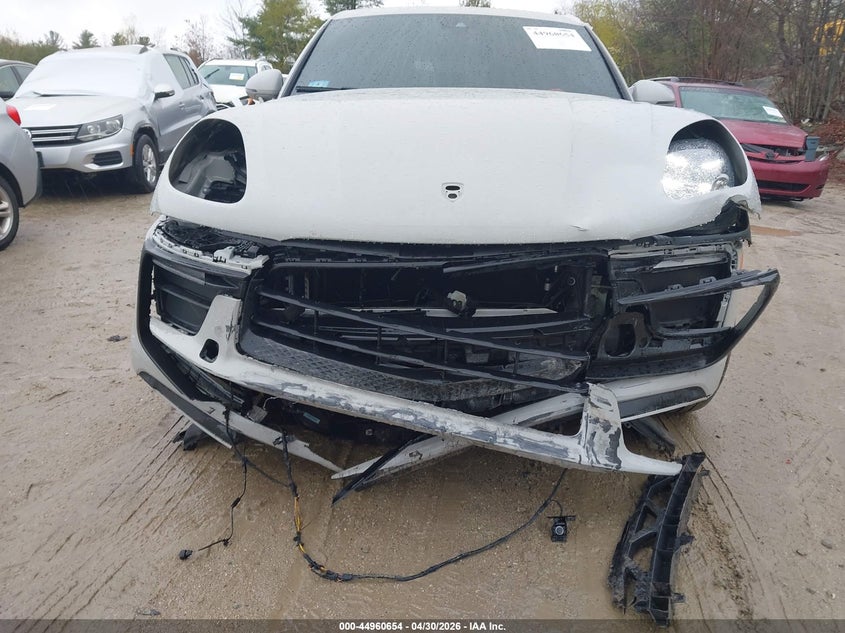 2022 Porsche Macan VIN WP1AA2A52NLB05120 IAAI salvage auction — LEFT FRONT, Wait Title, sold $13,500 on 2026-08-09 (photo 6)
