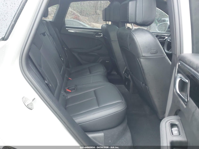 2022 Porsche Macan VIN WP1AA2A52NLB05120 IAAI salvage auction — LEFT FRONT, Wait Title, sold $13,500 on 2026-08-09 (photo 8)