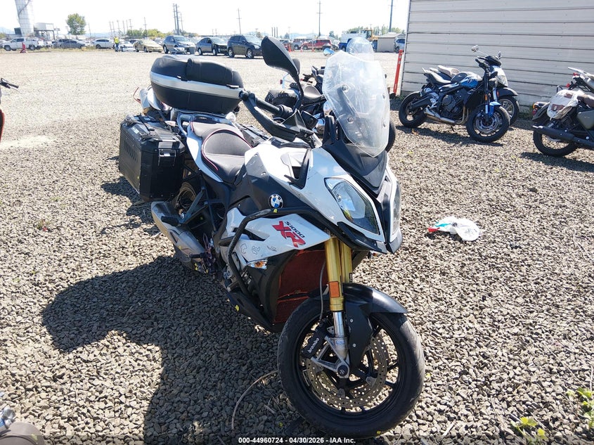 2016 BMW S 1000 VIN WB10D1308GZ462721 IAAI salvage auction — RIGHT SIDE, Salvage (Oregon), sold $3,450 on 2026-07-22 (photo 1)