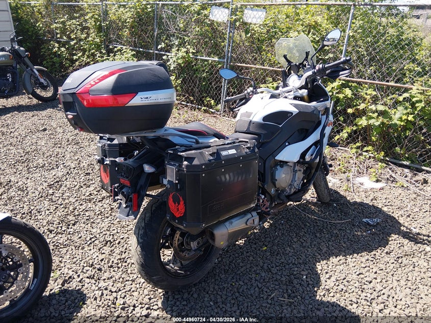 2016 BMW S 1000 VIN WB10D1308GZ462721 IAAI salvage auction — RIGHT SIDE, Salvage (Oregon), sold $3,450 on 2026-07-22 (photo 4)