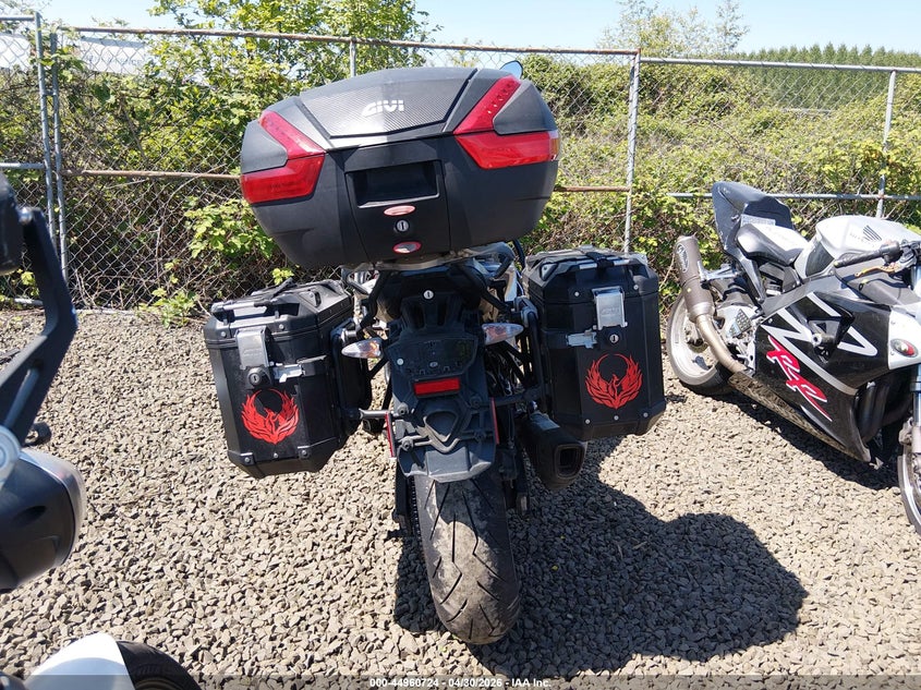 2016 BMW S 1000 VIN WB10D1308GZ462721 IAAI salvage auction — RIGHT SIDE, Salvage (Oregon), sold $3,450 on 2026-07-22 (photo 6)