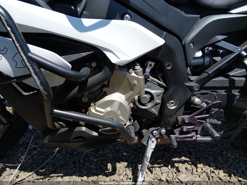 2016 BMW S 1000 VIN WB10D1308GZ462721 IAAI salvage auction — RIGHT SIDE, Salvage (Oregon), sold $3,450 on 2026-07-22 (photo 9)