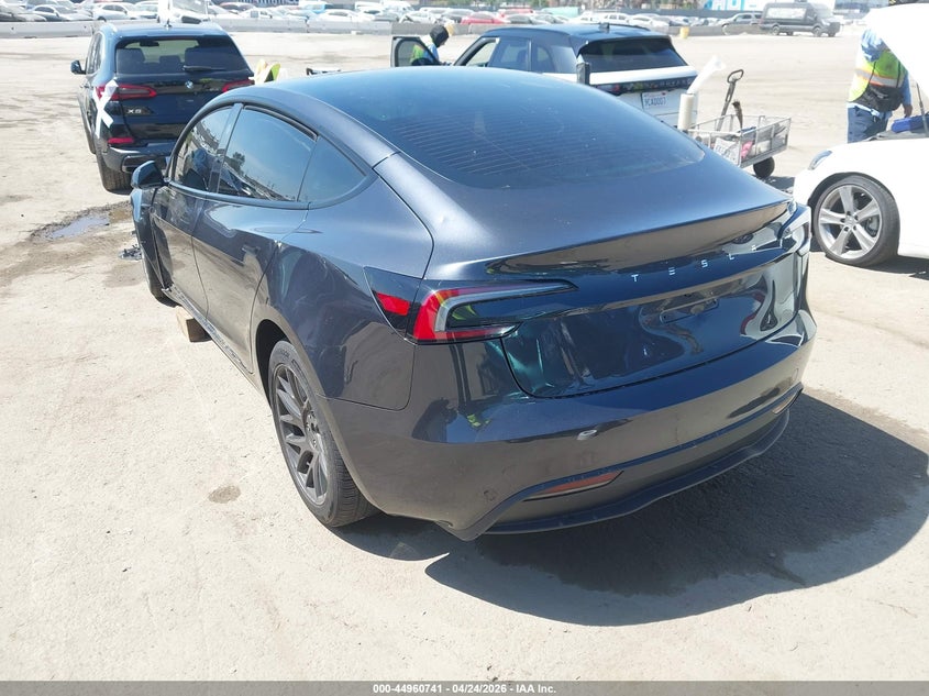 2025 Tesla Model 3 VIN 5YJ3E1EA9SF013033 IAAI salvage auction — RIGHT FRONT, Salvage Title, sold $7,200 on 2026-07-08 (photo 3)