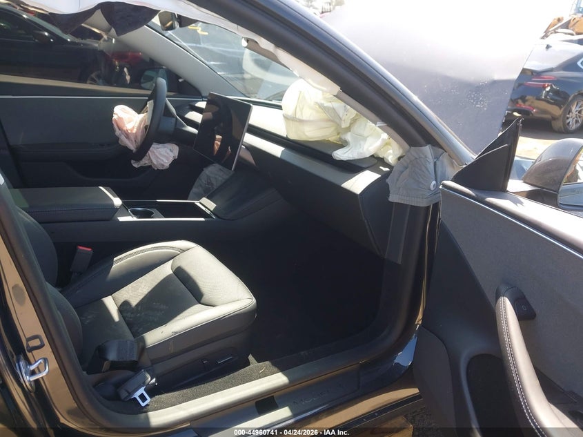 2025 Tesla Model 3 VIN 5YJ3E1EA9SF013033 IAAI salvage auction — RIGHT FRONT, Salvage Title, sold $7,200 on 2026-07-08 (photo 5)