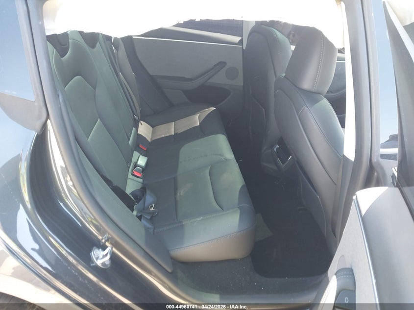 2025 Tesla Model 3 VIN 5YJ3E1EA9SF013033 IAAI salvage auction — RIGHT FRONT, Salvage Title, sold $7,200 on 2026-07-08 (photo 8)