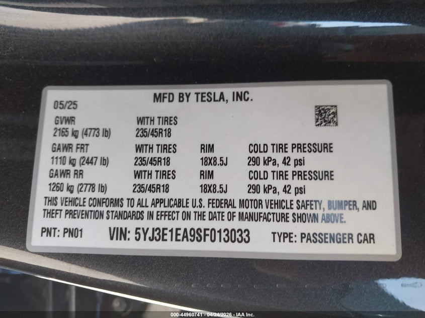 2025 Tesla Model 3 VIN 5YJ3E1EA9SF013033 IAAI salvage auction — RIGHT FRONT, Salvage Title, sold $7,200 on 2026-07-08 (photo 9)