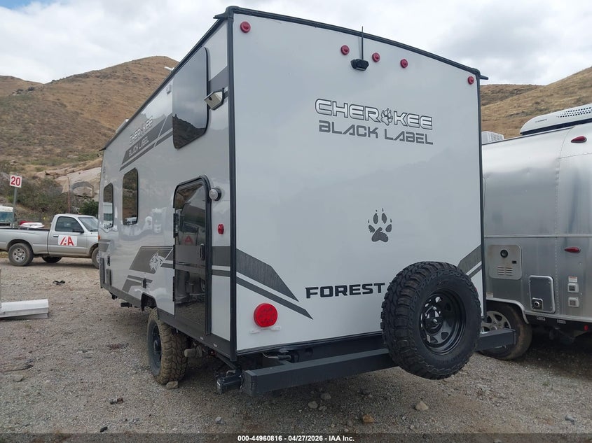 2026 Forest river Other VIN 5ZT2CKEC8TY038790 IAAI salvage auction — FRONT & REAR, Salvage (California), sold $6,750 on 2026-07-29 (photo 3)