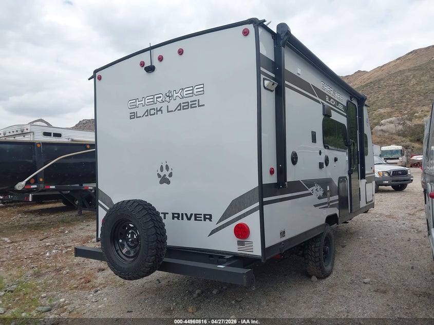 2026 Forest river Other VIN 5ZT2CKEC8TY038790 IAAI salvage auction — FRONT & REAR, Salvage (California), sold $6,750 on 2026-07-29 (photo 4)