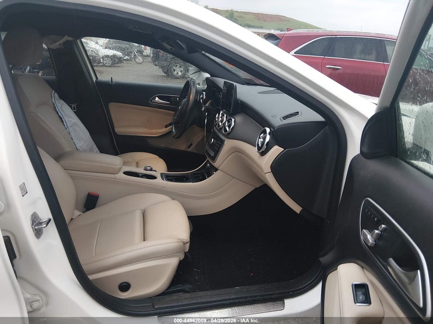 2019 Mercedes-benz Gla-klasse VIN WDCTG4EB3KJ579891 IAAI salvage auction — LEFT SIDE, Salvage (West Virginia), sold $6,250 on 2026-07-23 (photo 5)