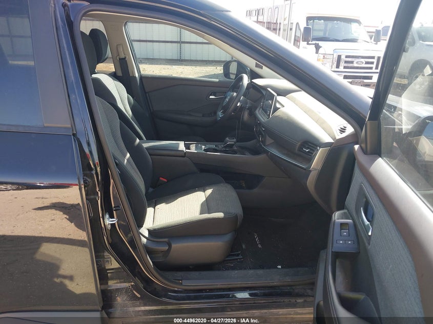 2023 Nissan Rogue VIN 5N1BT3BA8PC872549 IAAI salvage auction — HAIL, Salvage Title, sold $9,800 on 2026-07-30 (photo 5)