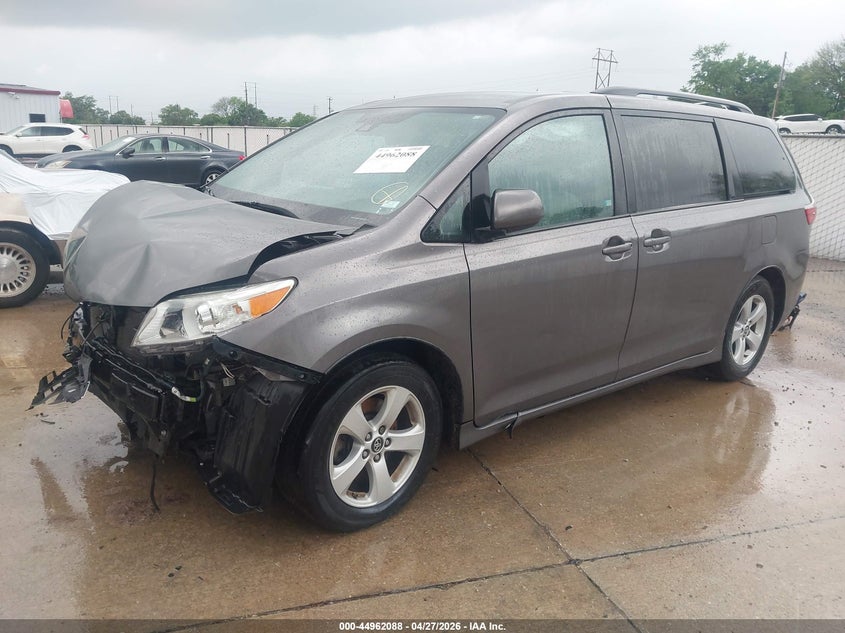 2019 Toyota Sienna VIN 5TDKZ3DC8KS983272 IAAI salvage auction — FRONT END, Salvage (Missouri), sold $4,750 on 2026-07-14 (photo 2)