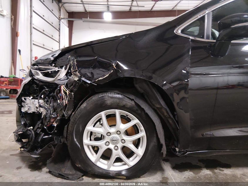 2025 Chrysler Pacifica VIN 2C4RC1BG9SR507423 IAAI salvage auction — FRONT END, Salvage (Iowa), sold $9,000 on 2026-07-25 (photo 6)