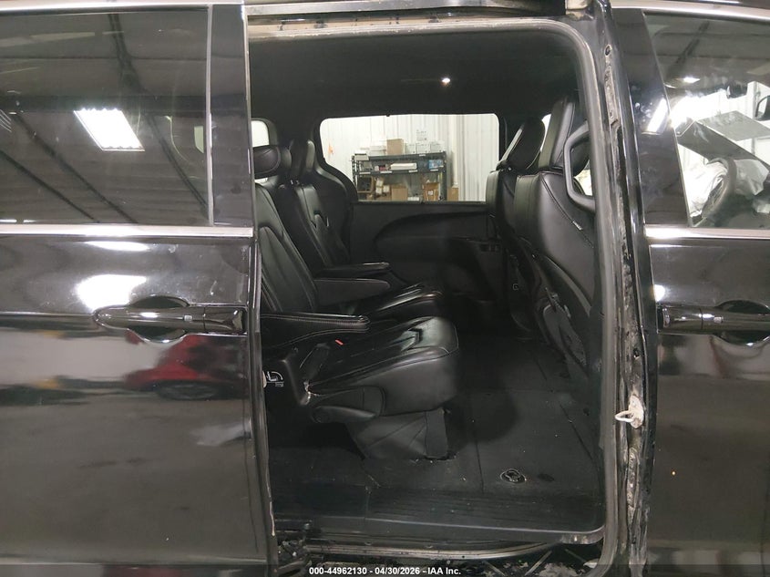 2025 Chrysler Pacifica VIN 2C4RC1BG9SR507423 IAAI salvage auction — FRONT END, Salvage (Iowa), sold $9,000 on 2026-07-25 (photo 8)