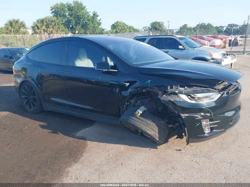2018 Tesla Model x VIN 5YJXCBE44JF138091 IAAI salvage auction — SIDE, Rebuildable (Florida), sold $6,800 on 2026-08-02 (photo 1)