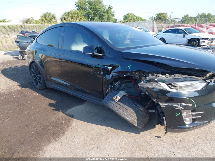 2018 Tesla Model x VIN 5YJXCBE44JF138091 IAAI salvage auction — SIDE, Rebuildable (Florida), sold $6,800 on 2026-08-02 (photo 6)