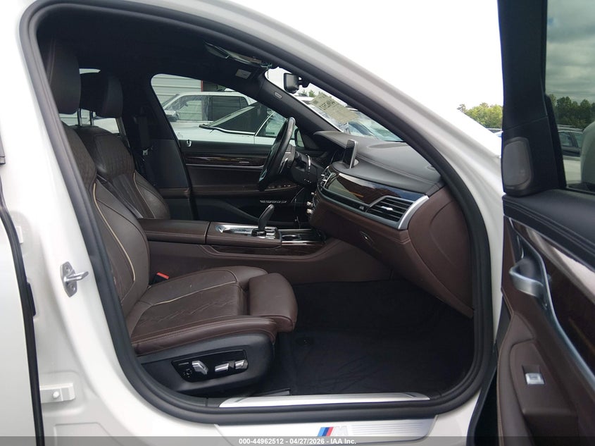 2018 BMW 7er VIN WBA7E4C5XJGV24146 IAAI salvage auction — RIGHT FRONT, Salvage Title, sold $8,000 on 2026-07-08 (photo 5)