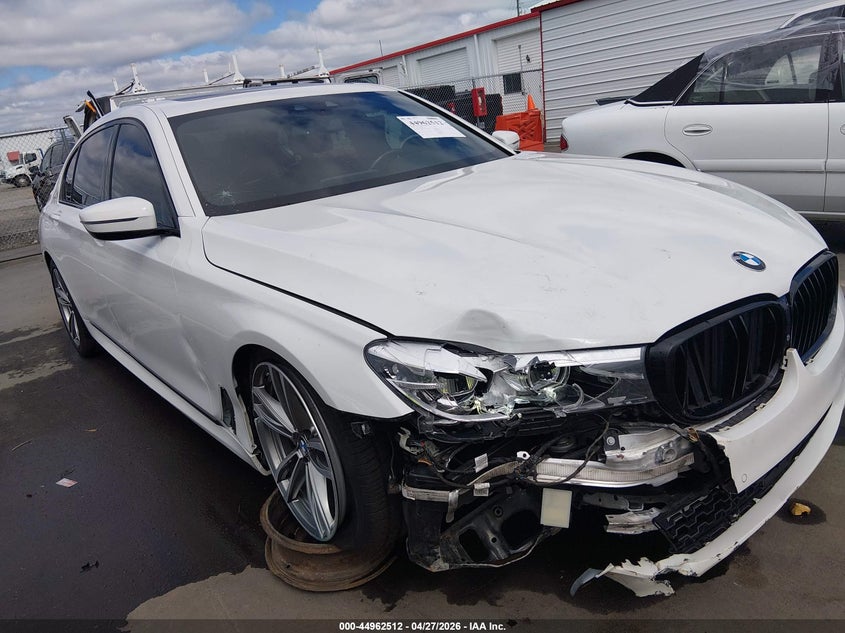 2018 BMW 7er VIN WBA7E4C5XJGV24146 IAAI salvage auction — RIGHT FRONT, Salvage Title, sold $8,000 on 2026-07-08 (photo 6)