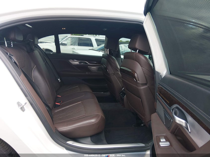2018 BMW 7er VIN WBA7E4C5XJGV24146 IAAI salvage auction — RIGHT FRONT, Salvage Title, sold $8,000 on 2026-07-08 (photo 8)
