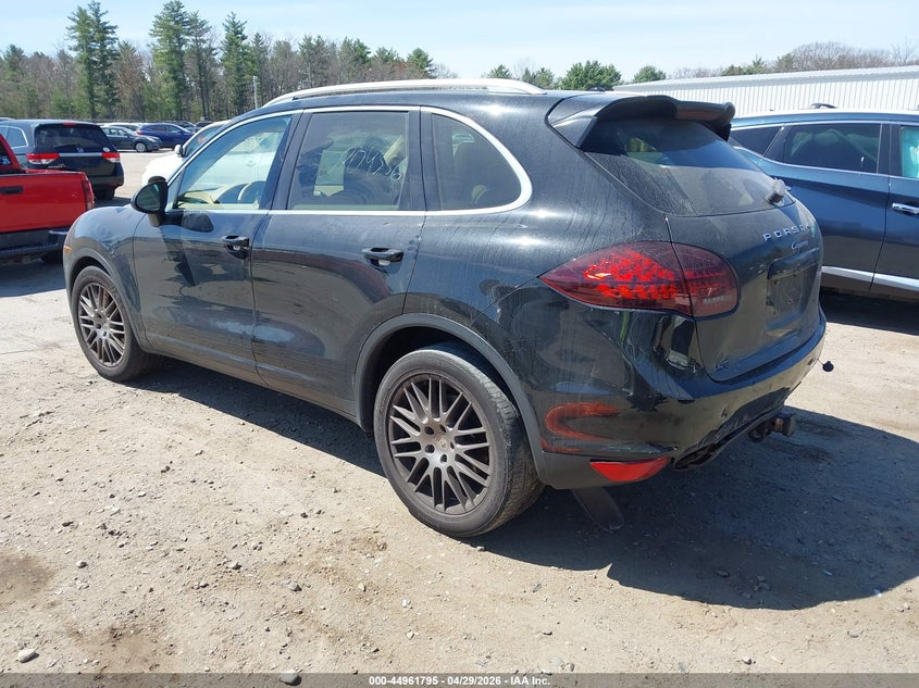 2014 Porsche Cayenne VIN WP1AA2A2XELA91988 IAAI salvage auction — REAR END, Salvage (Massachusetts), sold $1,700 on 2026-07-18 (photo 3)