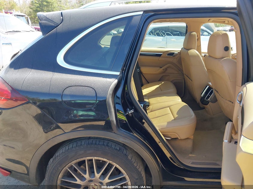 2014 Porsche Cayenne VIN WP1AA2A2XELA91988 IAAI salvage auction — REAR END, Salvage (Massachusetts), sold $1,700 on 2026-07-18 (photo 8)