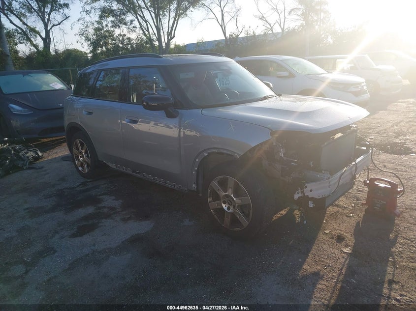 2025 Mini Countryman VIN WMZ23GA08S7P84364 IAAI salvage auction — FRONT END, Wait Title, sold $11,075 on 2026-08-17 (photo 1)