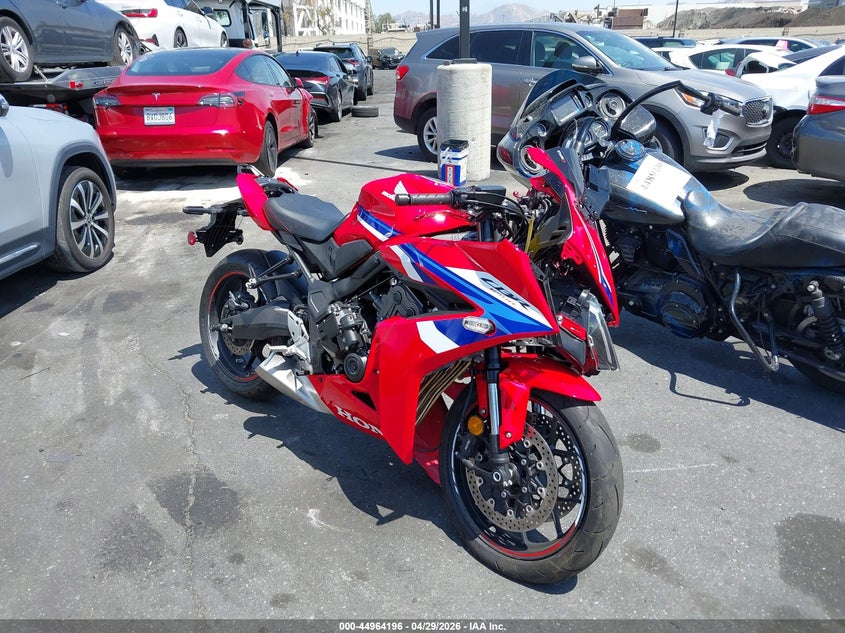 2025 Honda Cbr VIN MLHRH1552S5100971 IAAI salvage auction — FRONT END, Salvage Certificate (California), sold $1,100 on 2026-07-24 (photo 1)