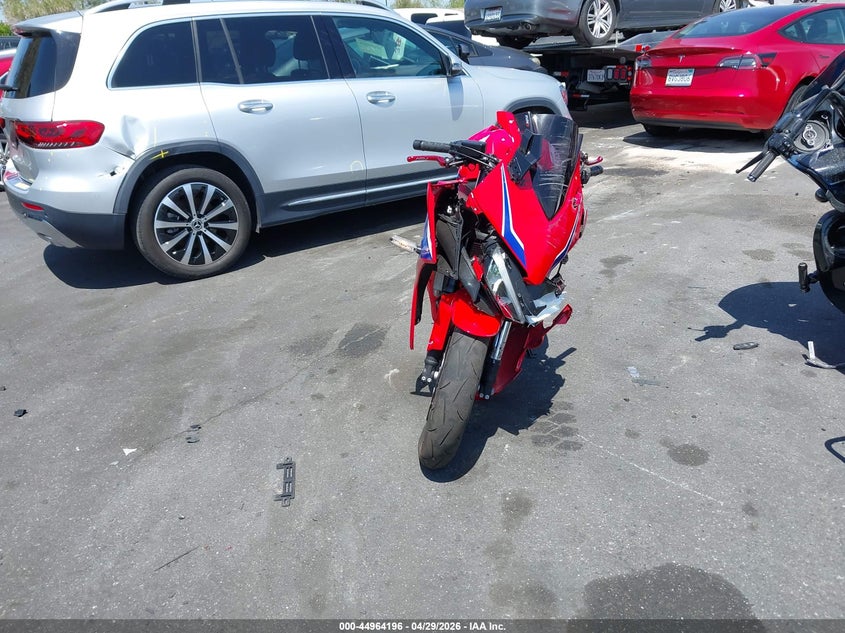 2025 Honda Cbr VIN MLHRH1552S5100971 IAAI salvage auction — FRONT END, Salvage Certificate (California), sold $1,100 on 2026-07-24 (photo 5)