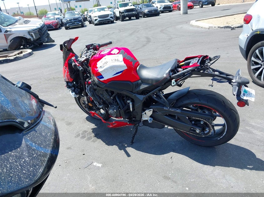 2025 Honda Cbr VIN MLHRH1552S5100971 IAAI salvage auction — FRONT END, Salvage Certificate (California), sold $1,100 on 2026-07-24 (photo 9)