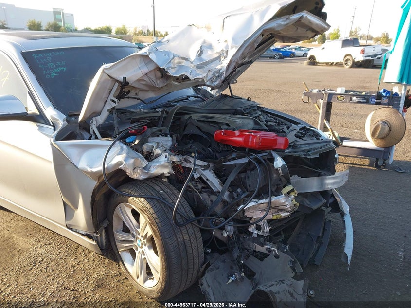 2017 BMW 3er VIN WBA8D9G56HNU58702 IAAI salvage auction — RIGHT FRONT, Salvage Title, sold $500 on 2026-07-31 (photo 6)