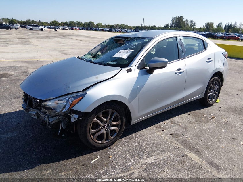 2019 Toyota Yaris VIN 3MYDLBYVXKY515375 IAAI salvage auction — SIDE, Wait Title, sold $750 on 2026-07-10 (photo 2)