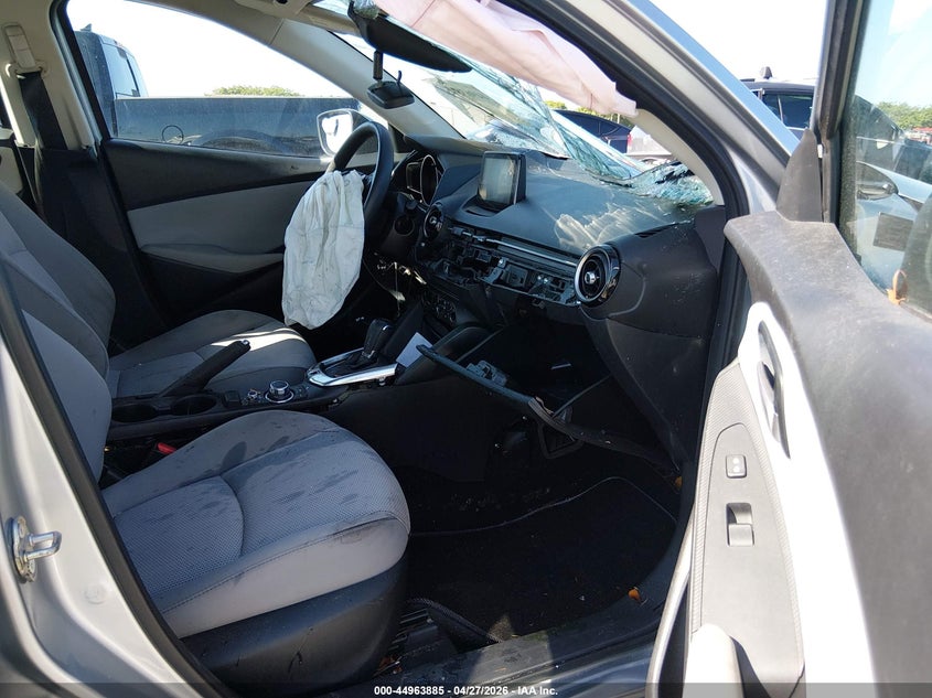 2019 Toyota Yaris VIN 3MYDLBYVXKY515375 IAAI salvage auction — SIDE, Wait Title, sold $750 on 2026-07-10 (photo 5)